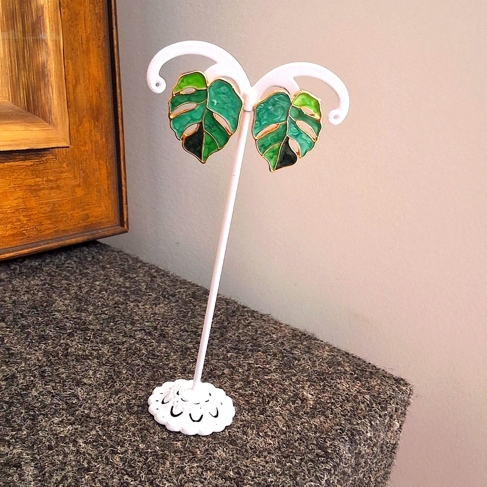 💥SALE💥NEW Gold Varigated Green Trimmed Palm Leaf Earrings